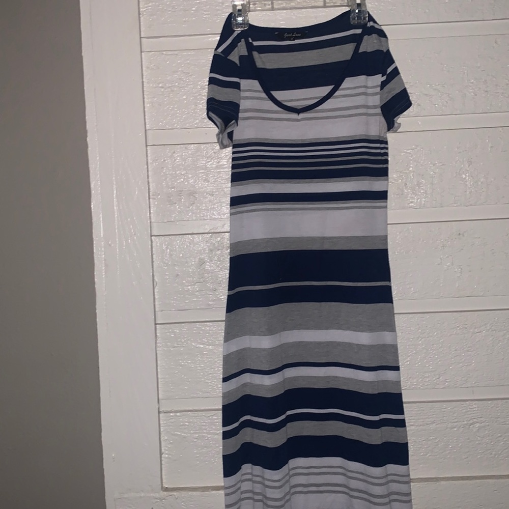 Long maxi dress, short sleeves